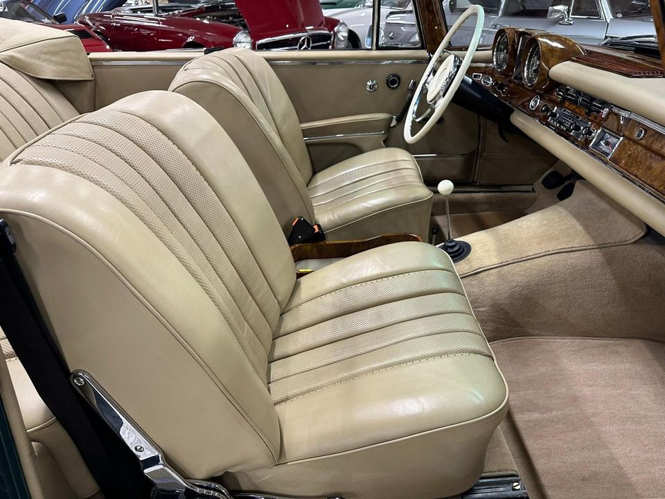 1965 Mercedes-Benz 220 SE Cabriolet