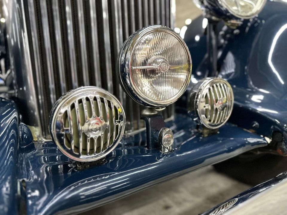 1938 Bentley 4.25 Liter Park Ward Sports Saloon