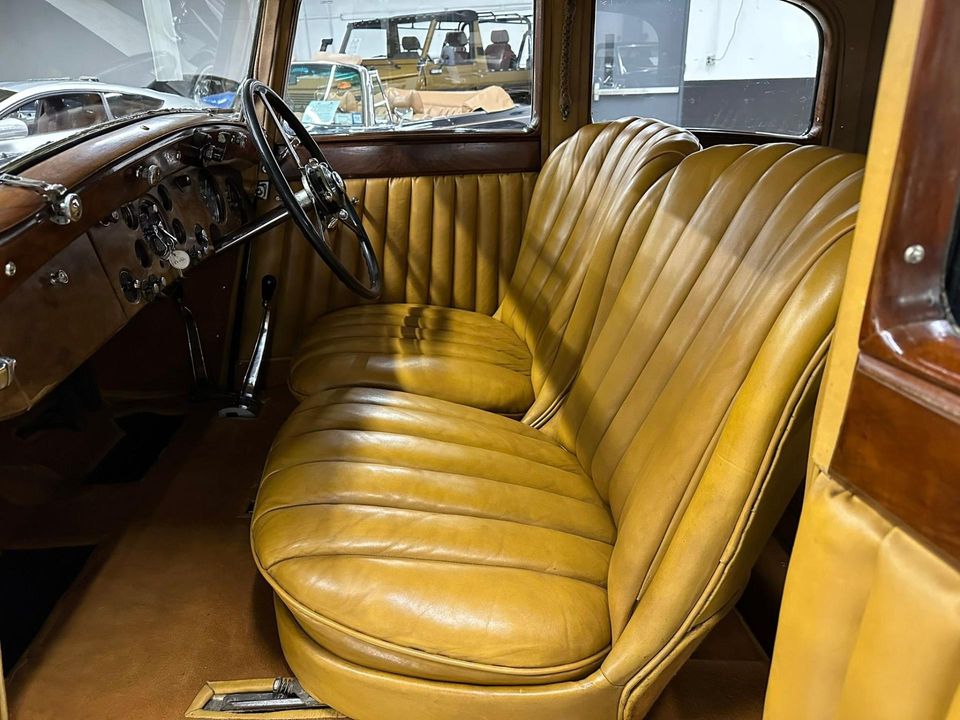 1938 Bentley 4.25 Liter Park Ward Sports Saloon