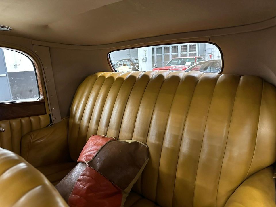 1938 Bentley 4.25 Liter Park Ward Sports Saloon