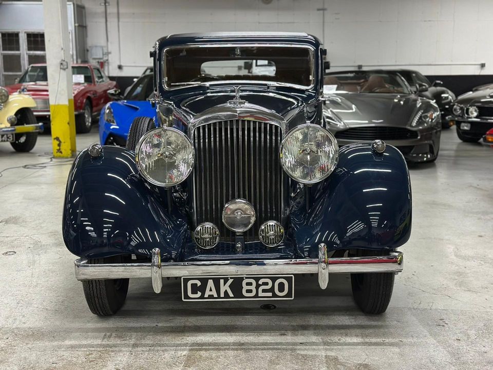 1938 Bentley 4.25 Liter Park Ward Sports Saloon