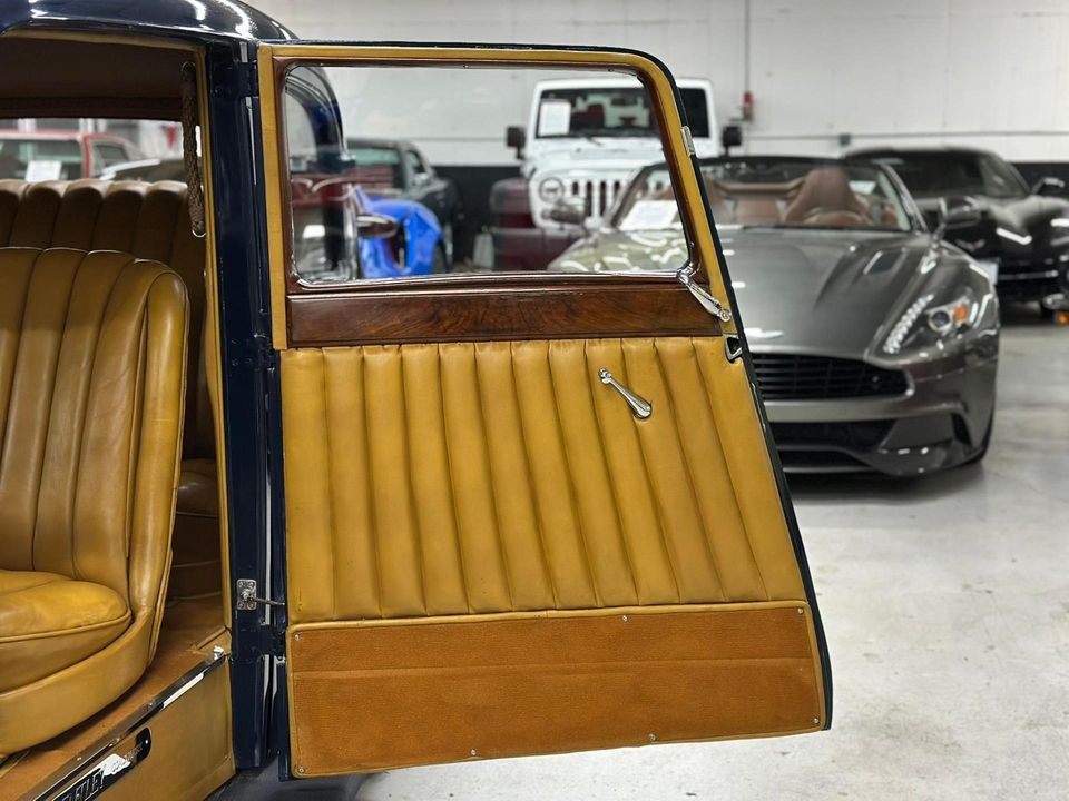 1938 Bentley 4.25 Liter Park Ward Sports Saloon