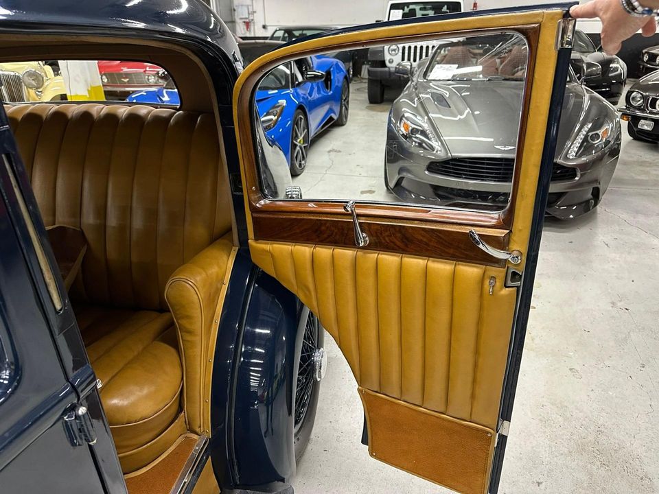 1938 Bentley 4.25 Liter Park Ward Sports Saloon