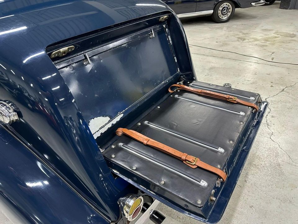 1938 Bentley 4.25 Liter Park Ward Sports Saloon