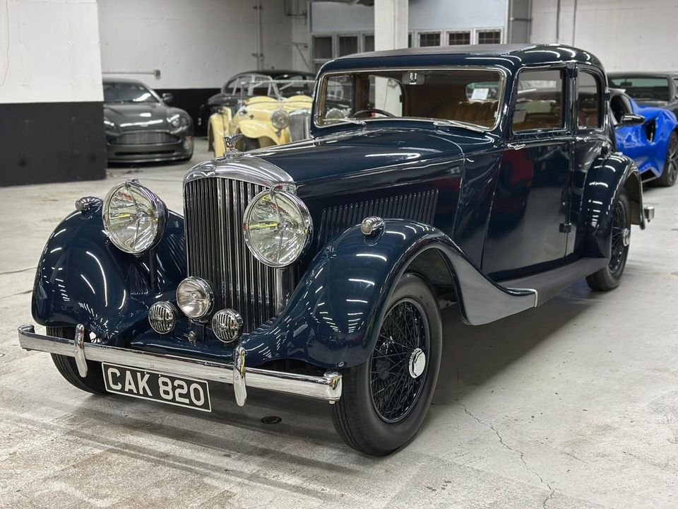1938 Bentley 4.25 Liter Park Ward Sports Saloon