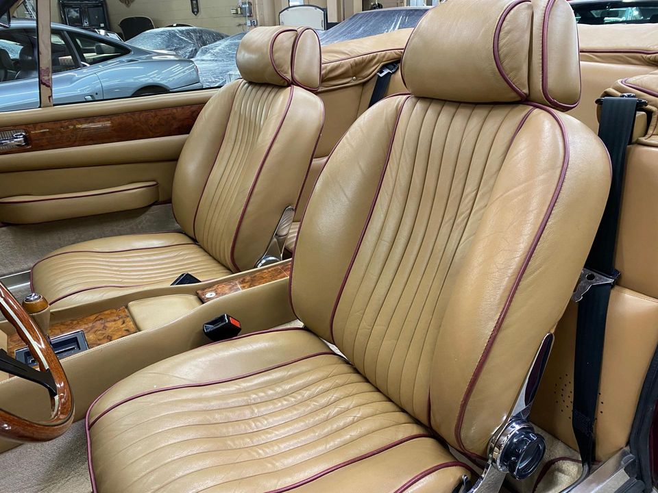 1985 Aston Martin V8 Volante