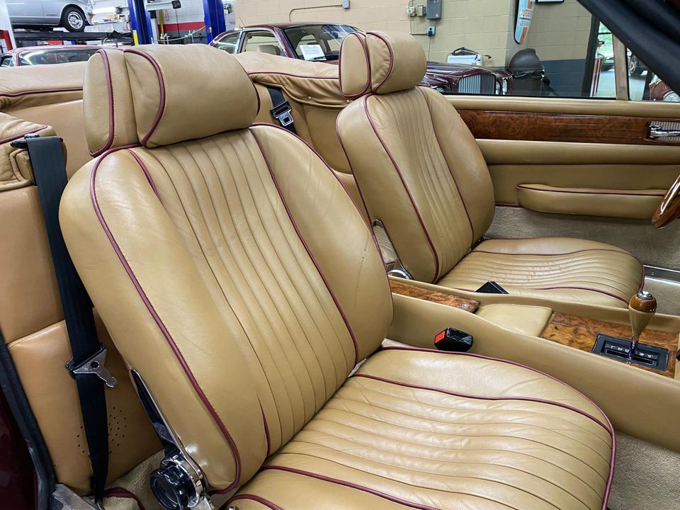 1985 Aston Martin V8 Volante