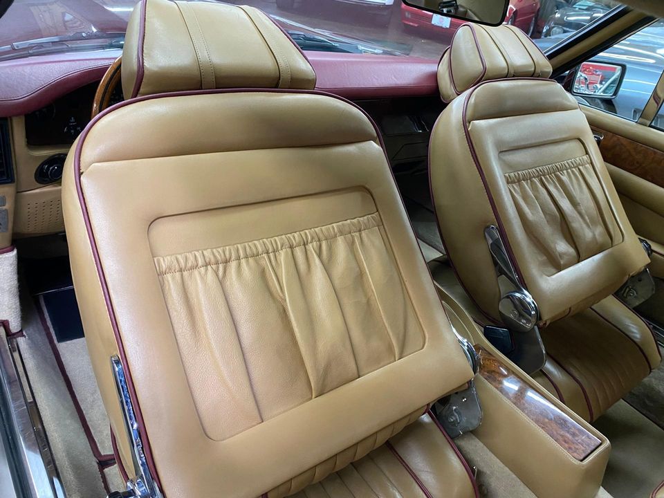 1985 Aston Martin V8 Volante