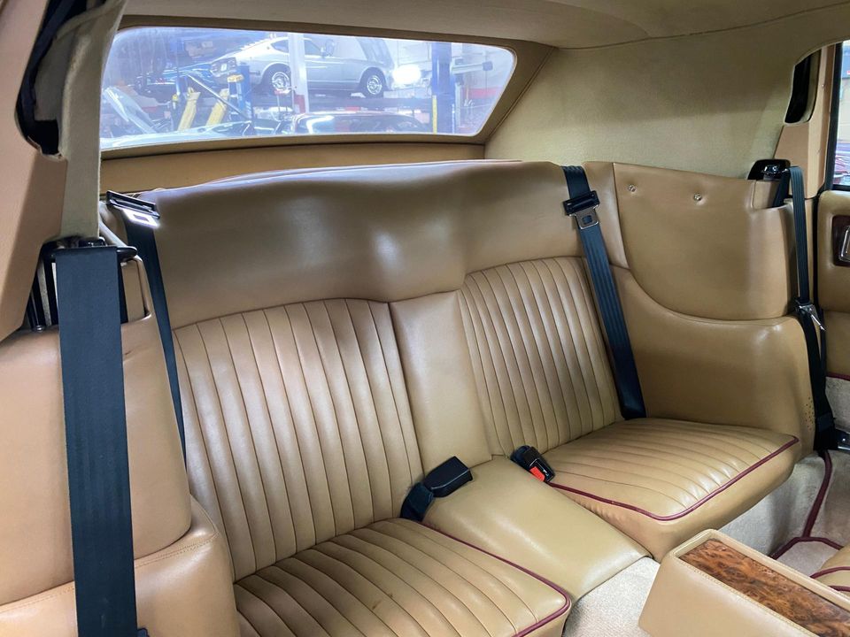 1985 Aston Martin V8 Volante