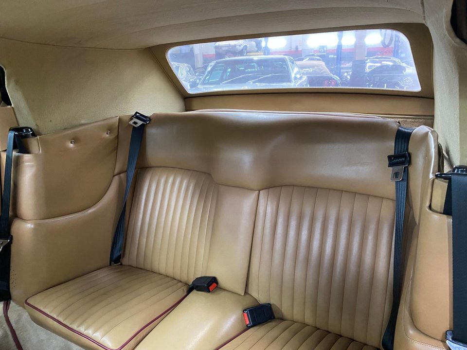 1985 Aston Martin V8 Volante