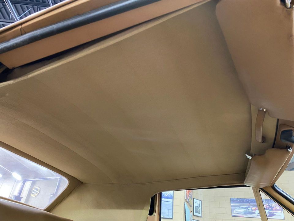 1985 Aston Martin V8 Volante