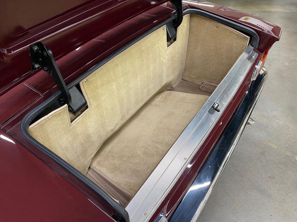 1985 Aston Martin V8 Volante