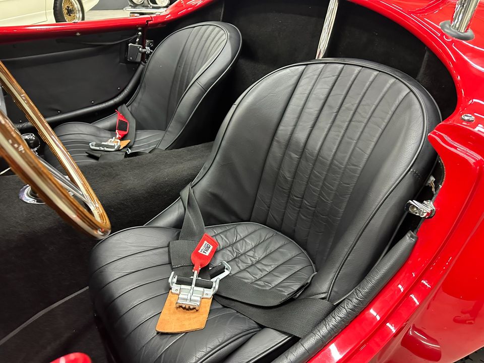 1967 AC SHELBY COBRA 427 SC BY SUPERFORMANCE