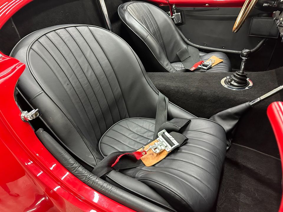 1967 AC SHELBY COBRA 427 SC BY SUPERFORMANCE