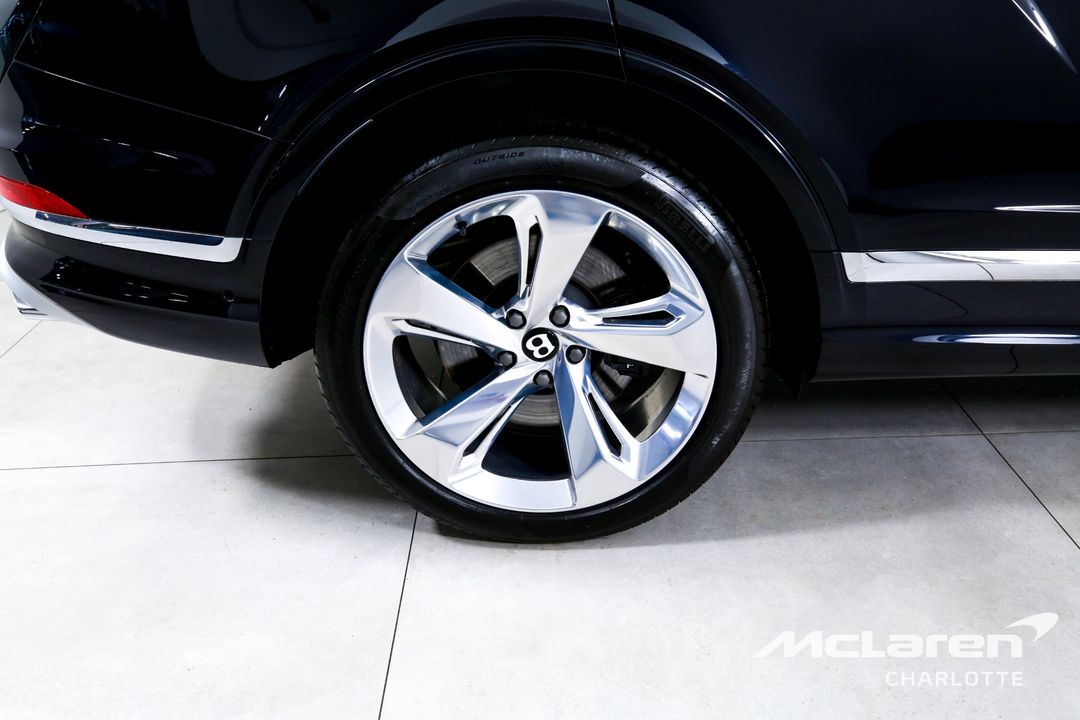 2023 Bentley Bentayga EWB