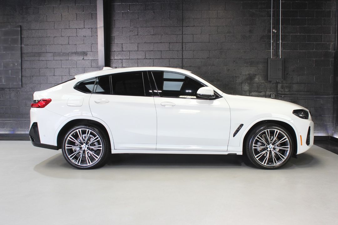 2023 BMW X4