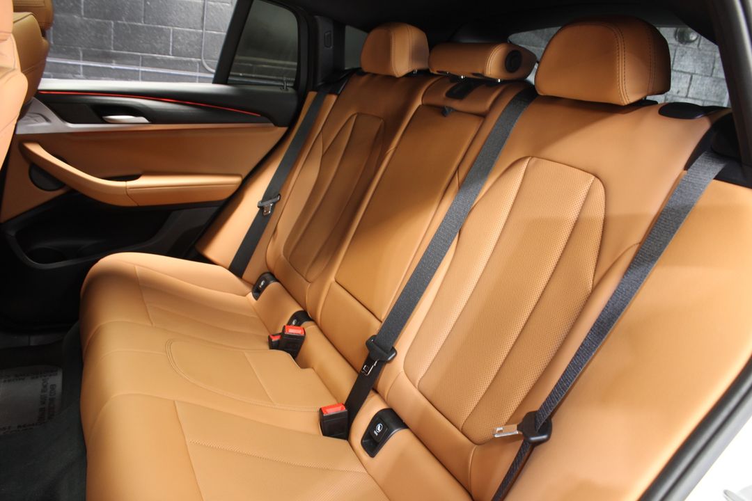 2023 BMW X4