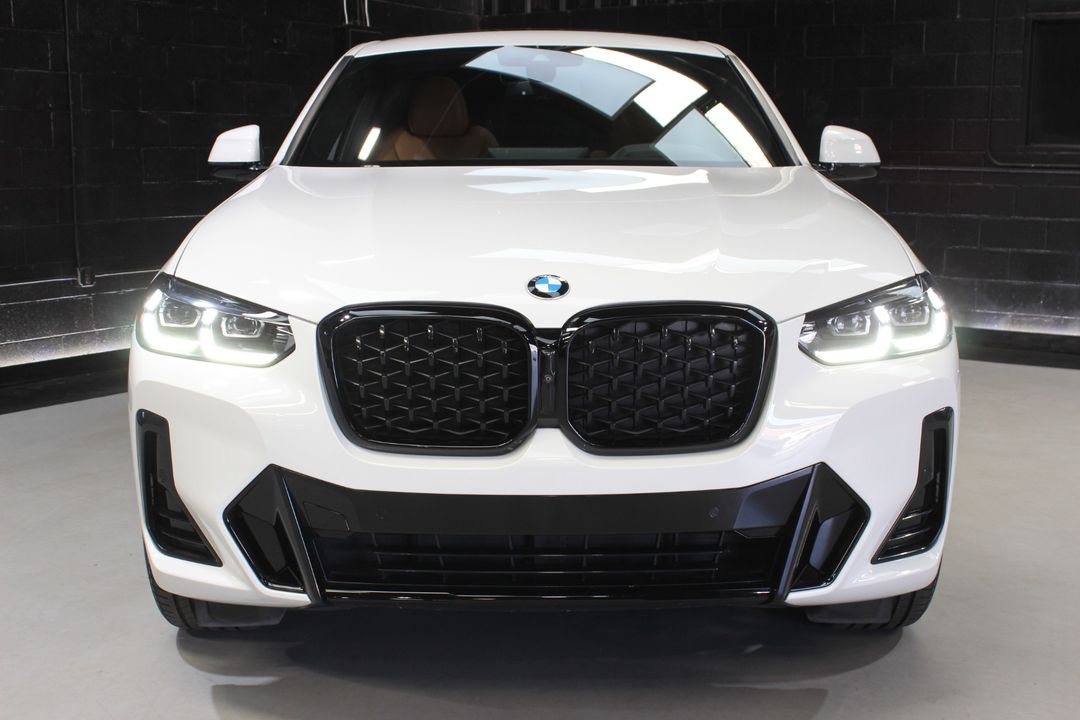 2023 BMW X4