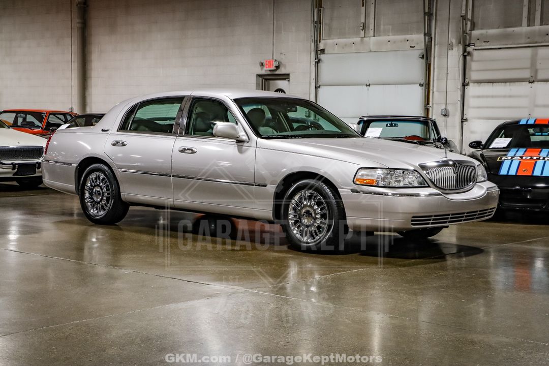 2010 Lincoln Town Car