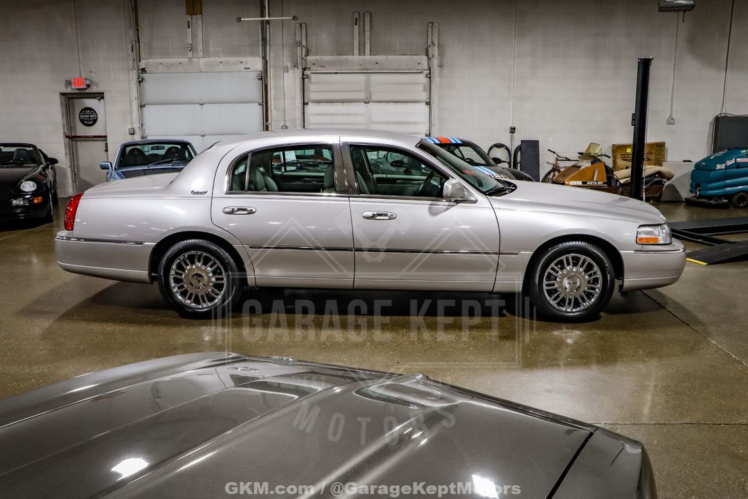 2010 Lincoln Town Car