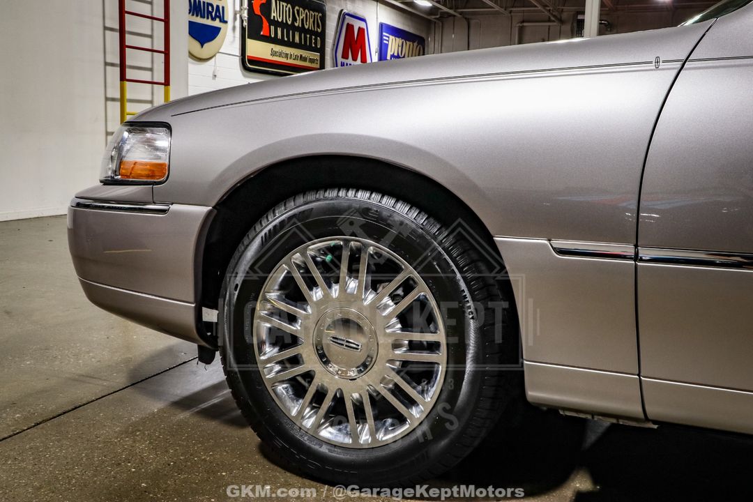 2010 Lincoln Town Car