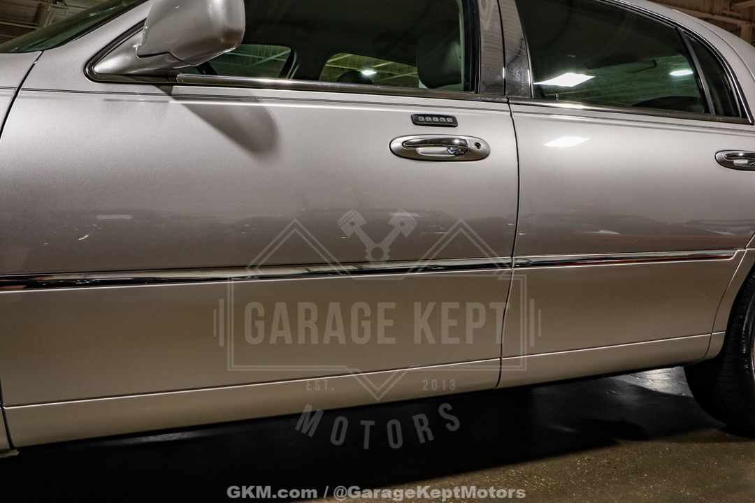 2010 Lincoln Town Car