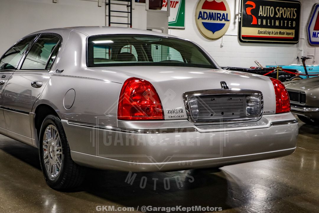 2010 Lincoln Town Car