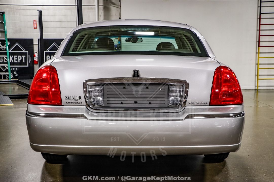 2010 Lincoln Town Car
