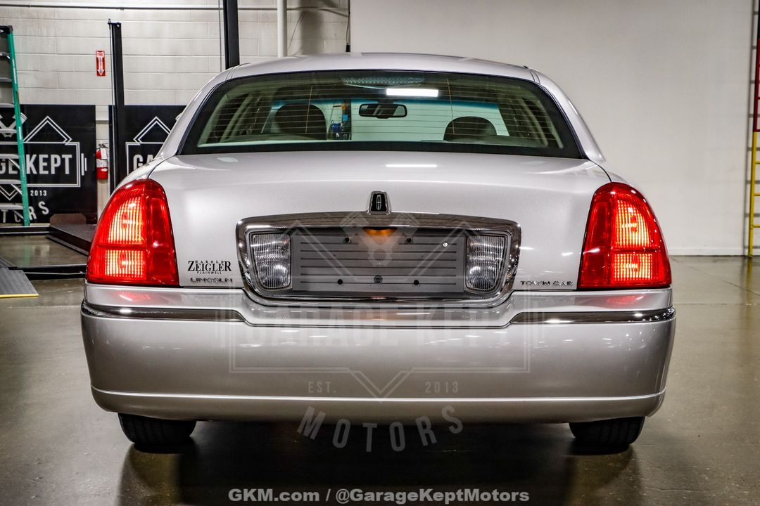 2010 Lincoln Town Car