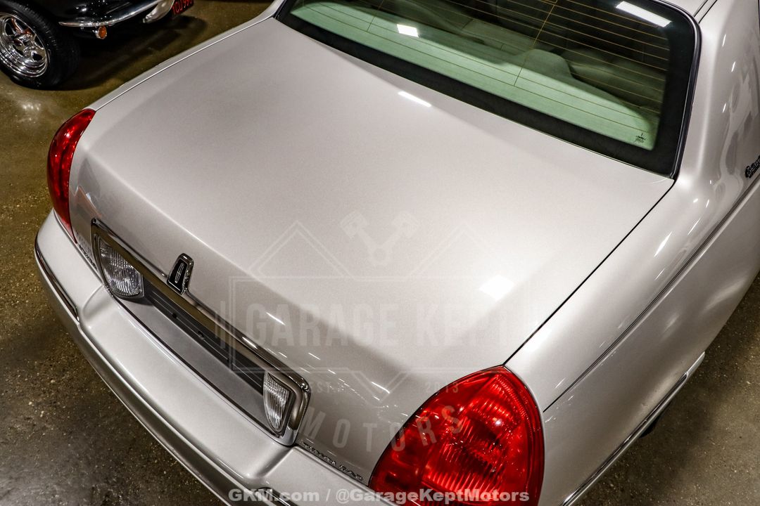 2010 Lincoln Town Car