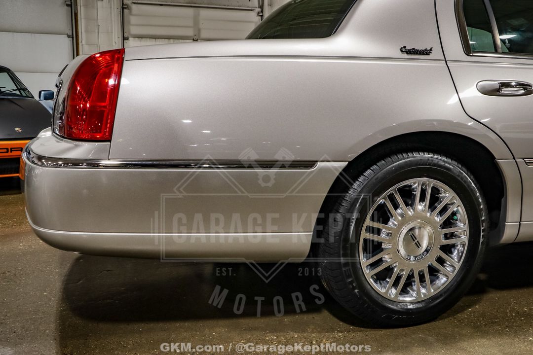 2010 Lincoln Town Car
