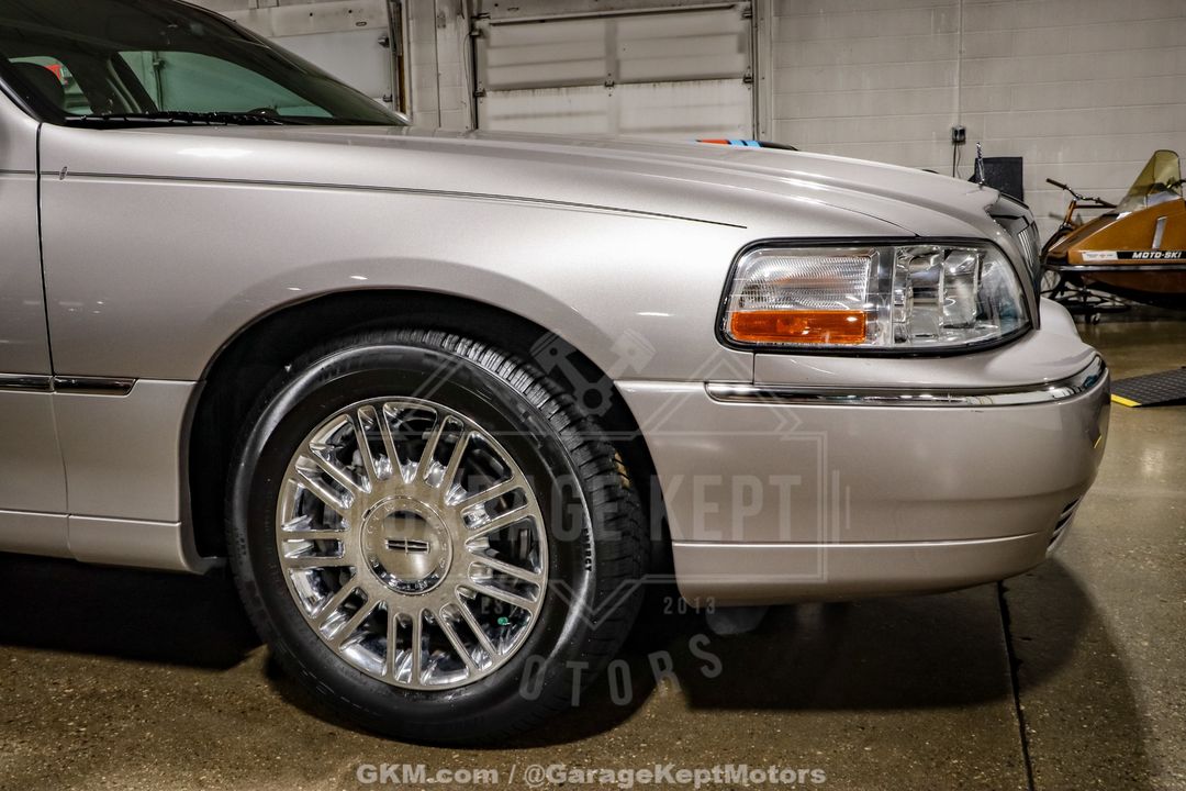 2010 Lincoln Town Car