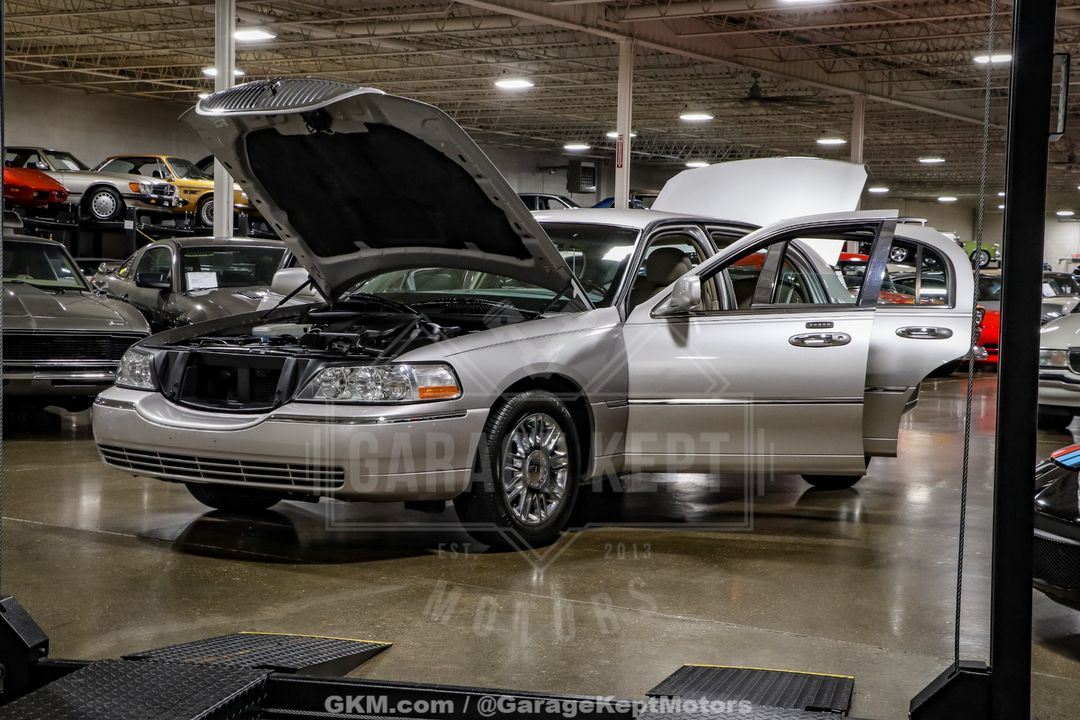 2010 Lincoln Town Car