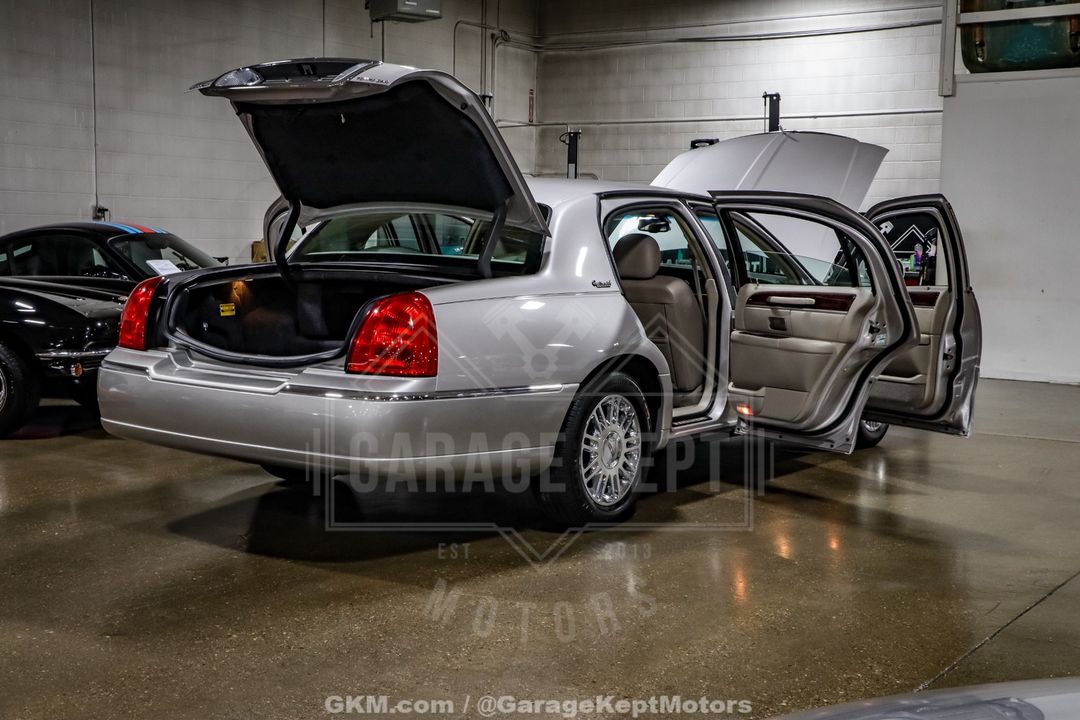 2010 Lincoln Town Car