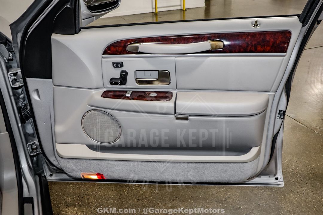 2010 Lincoln Town Car