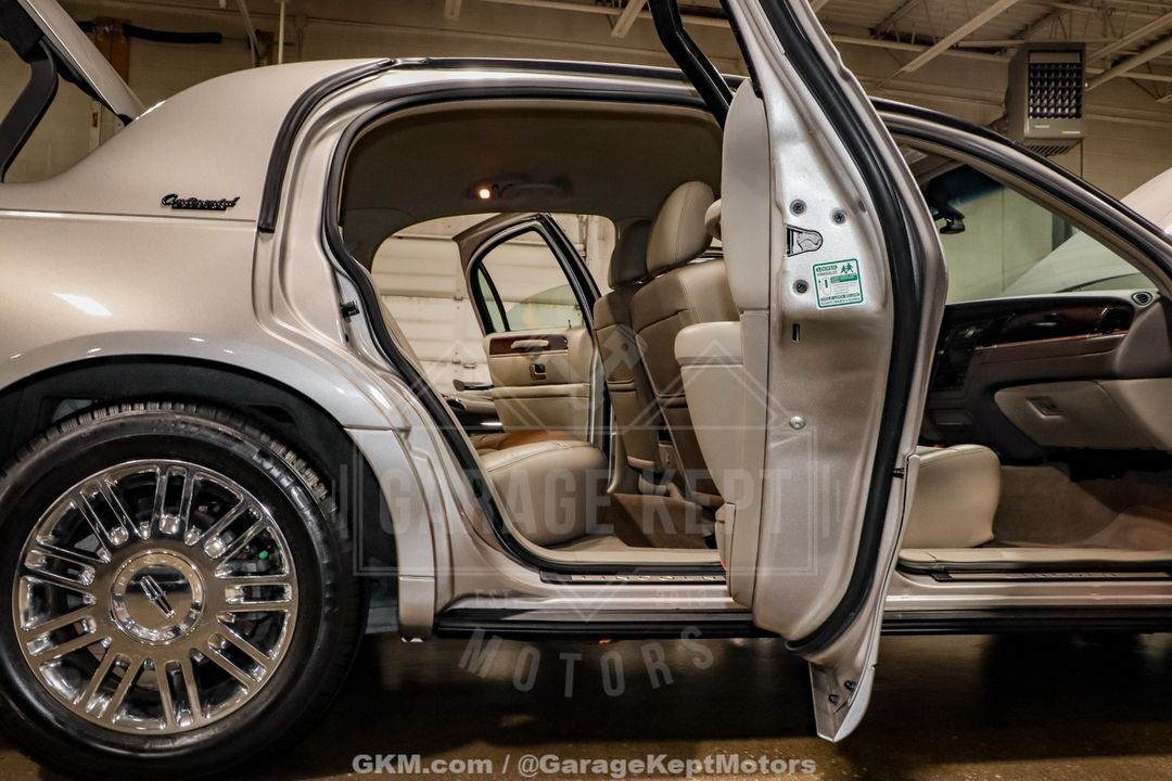 2010 Lincoln Town Car