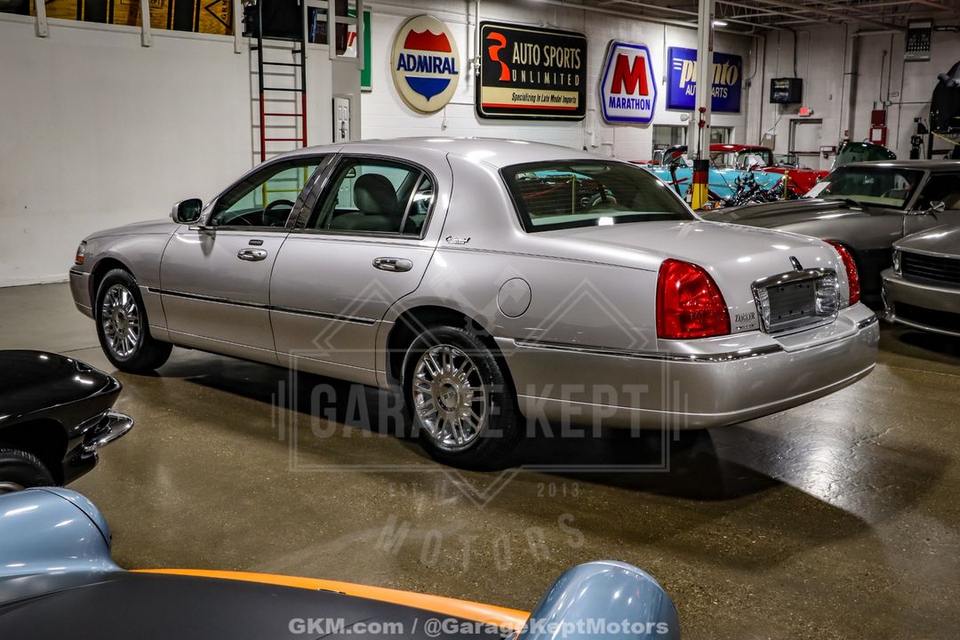2010 Lincoln Town Car