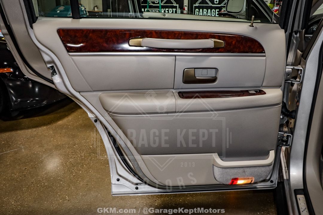 2010 Lincoln Town Car
