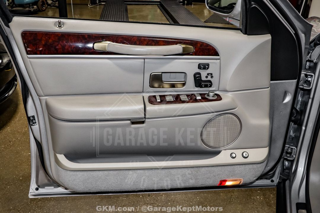 2010 Lincoln Town Car
