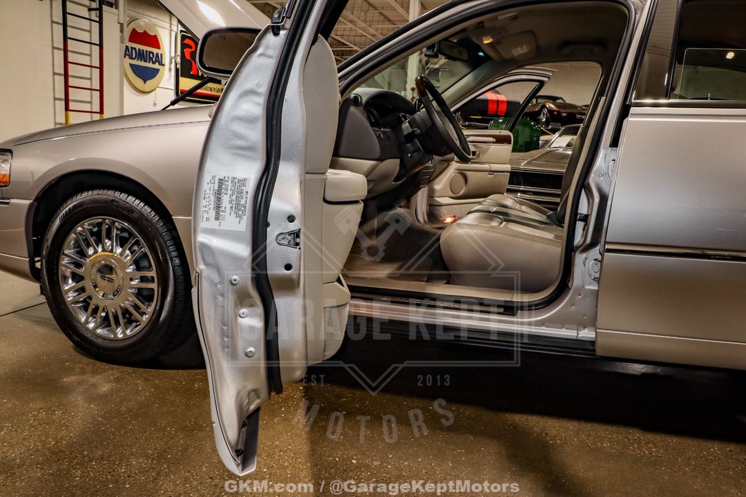 2010 Lincoln Town Car