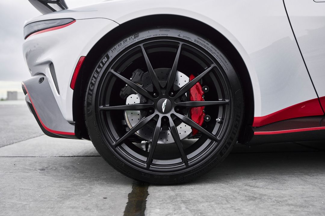 2023 Aston Martin Vantage