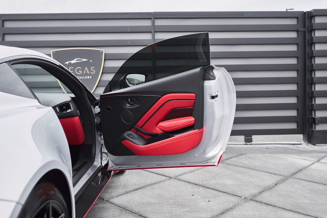 2023 Aston Martin Vantage