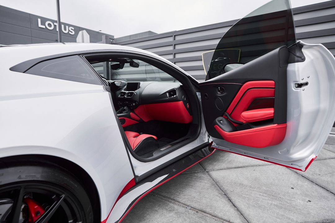 2023 Aston Martin Vantage