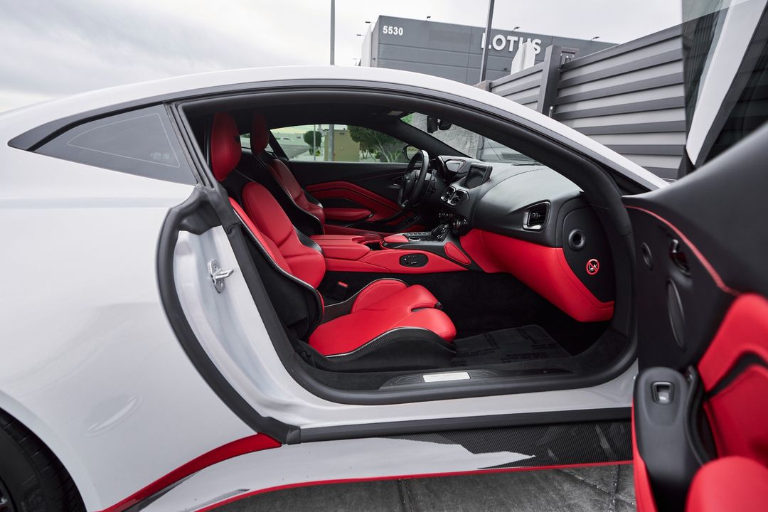 2023 Aston Martin Vantage