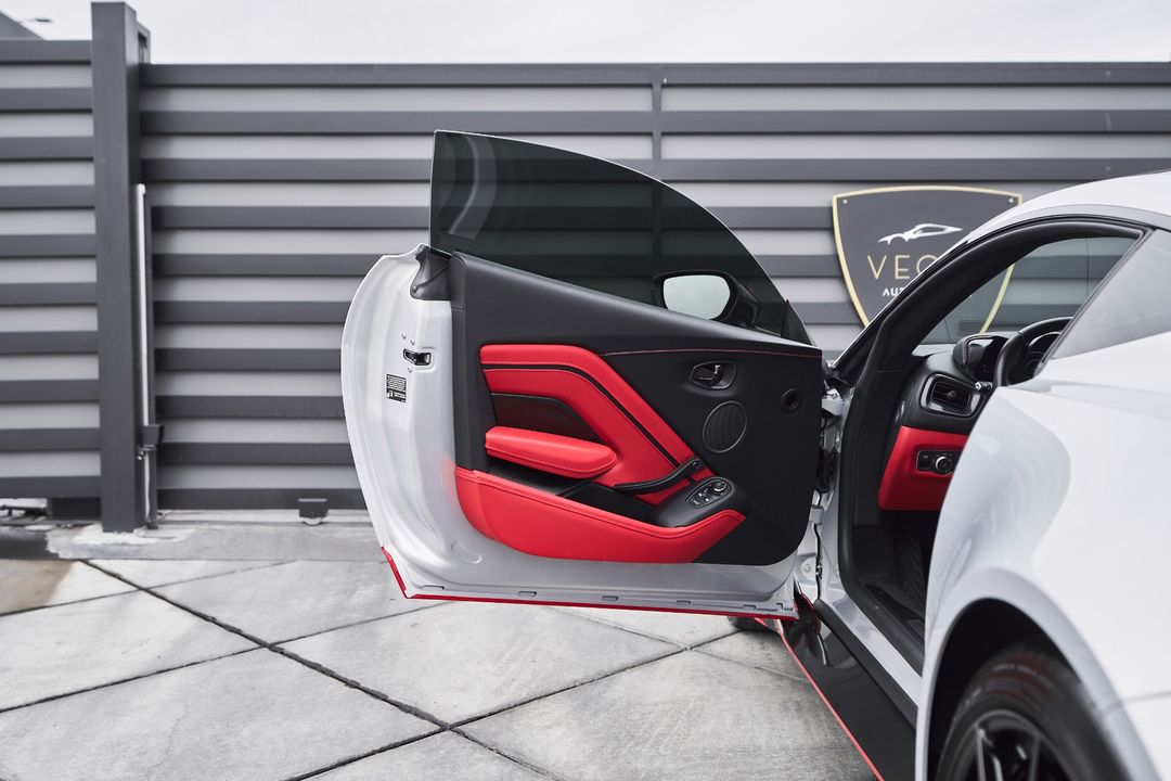 2023 Aston Martin Vantage