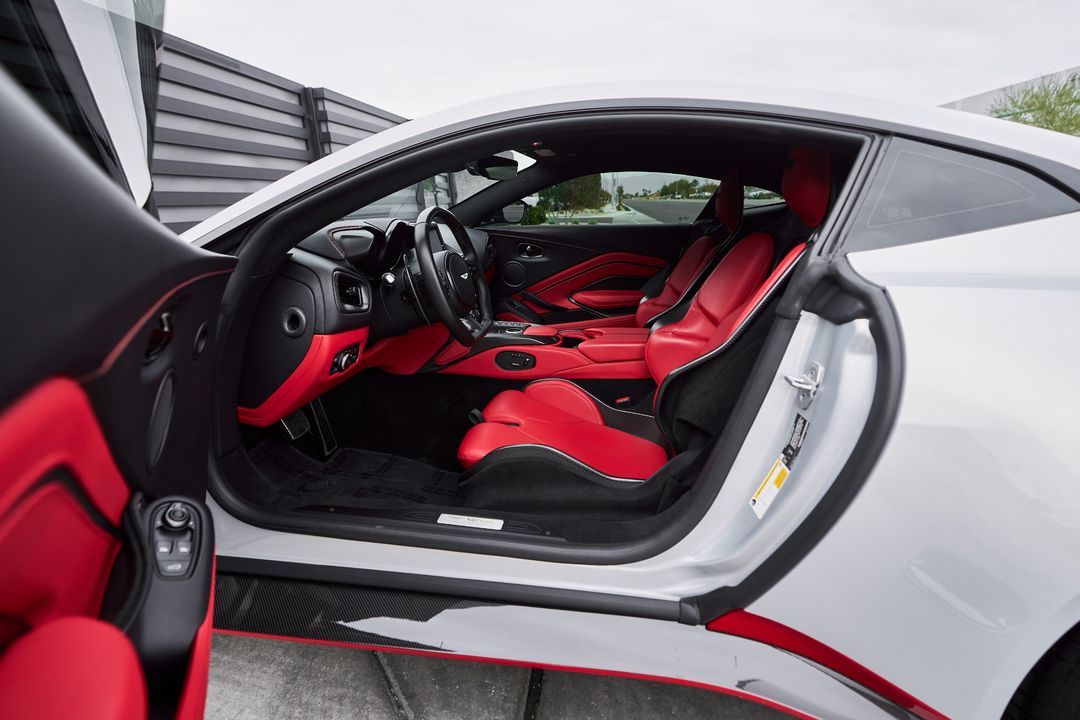 2023 Aston Martin Vantage