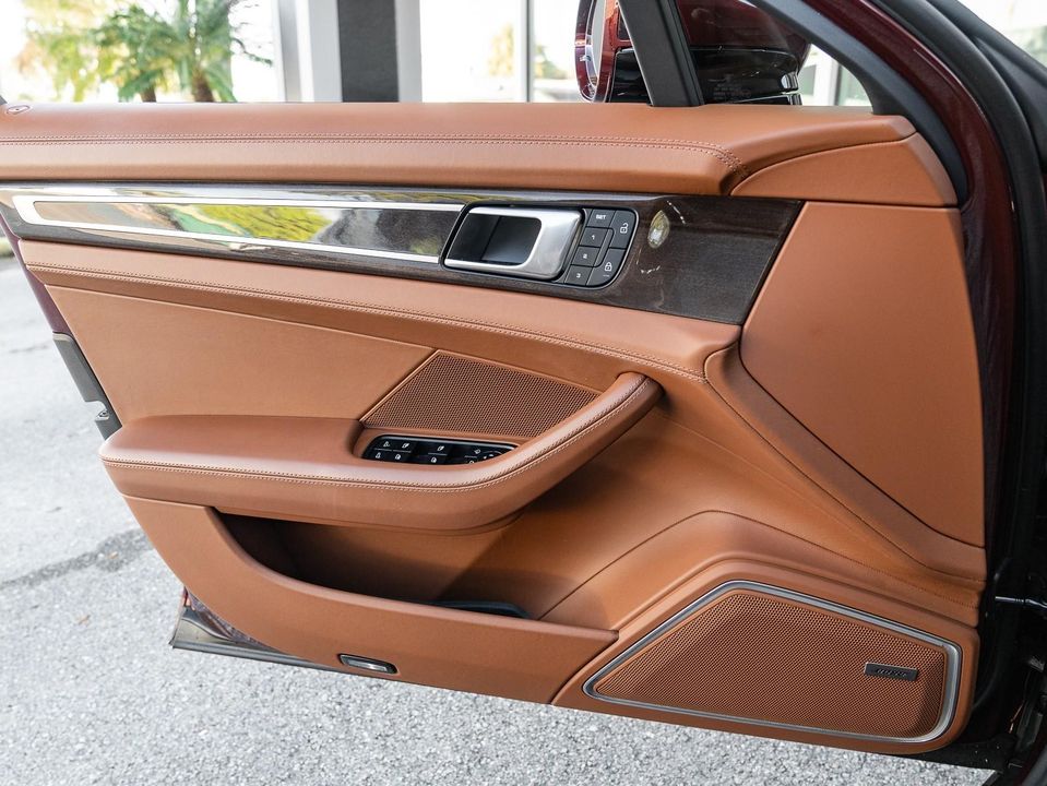 2023 Porsche Panamera