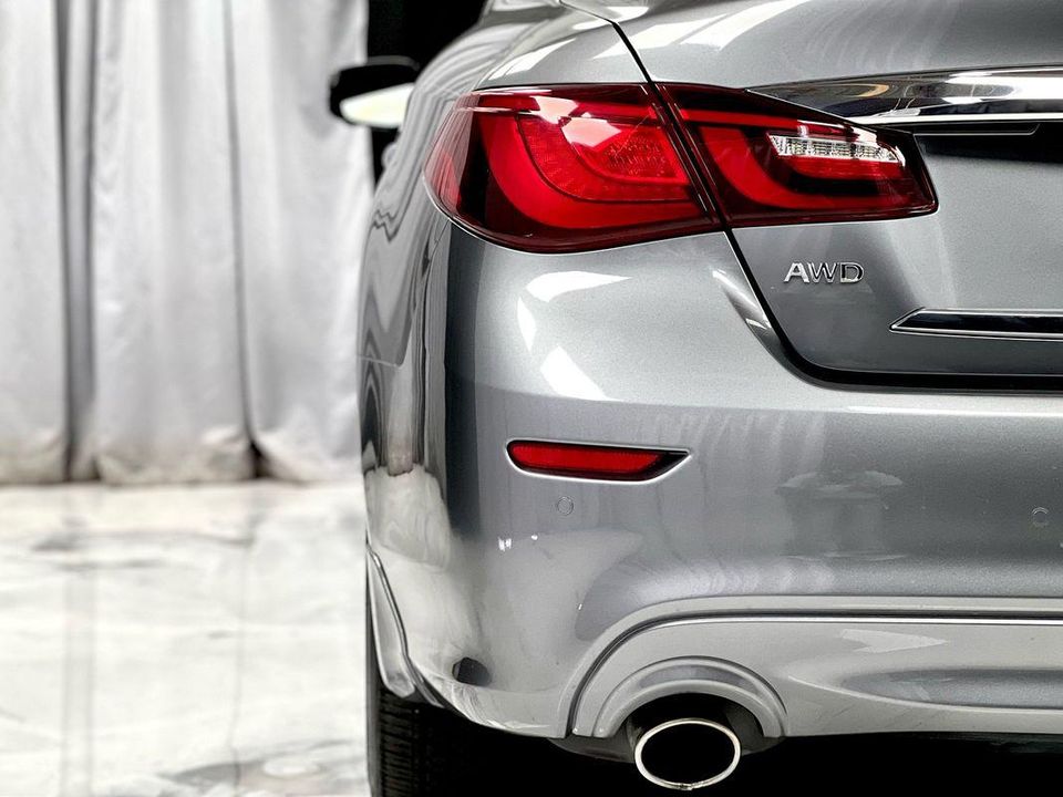 2015 INFINITI Q70 3.7