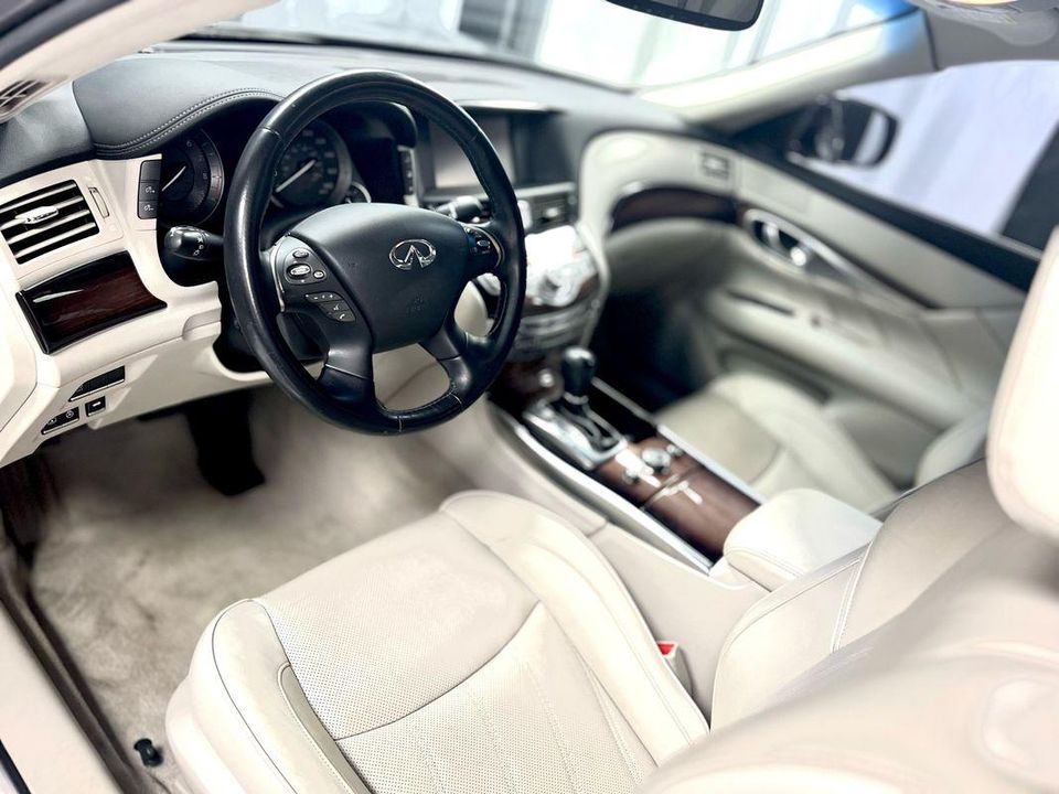 2015 INFINITI Q70 3.7