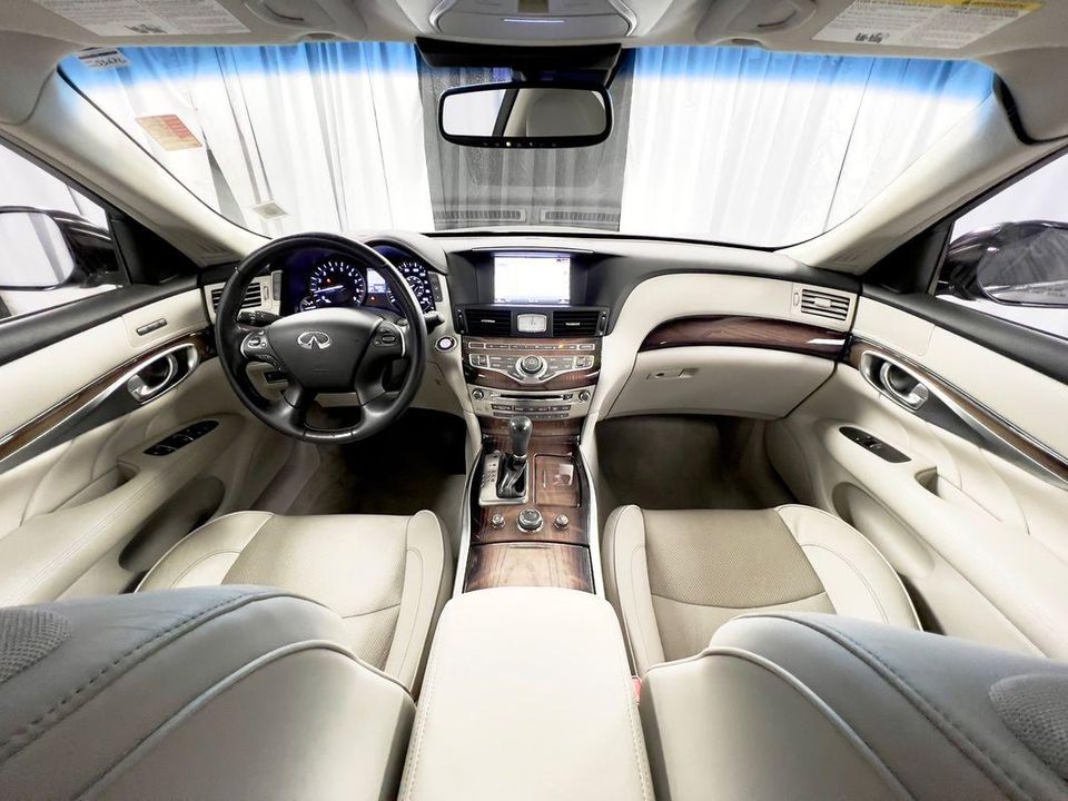 2015 INFINITI Q70 3.7